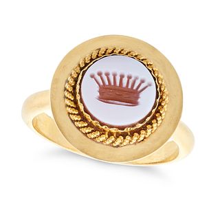 AN ANTIQUE FRENCH CARNELIAN CORONET INTAGLIO RING in 18ct yellow gold, set with a round carnelian...