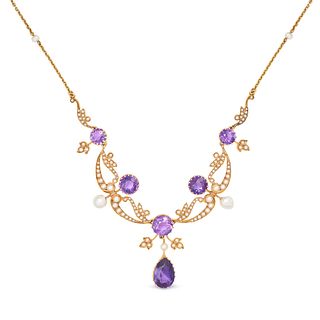 AN ANTIQUE AMETHYST AND PEARL NECKLACE in 15ct yellow gold, set with five round cut amethysts acc...