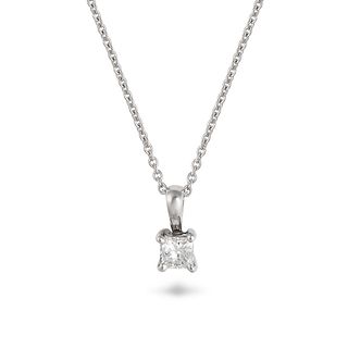 A DIAMOND PENDANT NECKLACE in 18ct white gold, set with a princess cut diamond, on a trace link c...