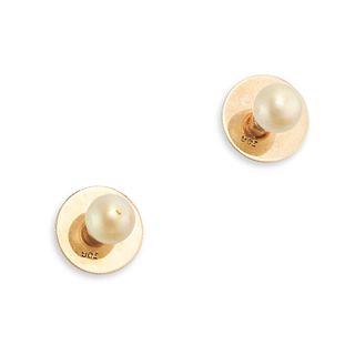 A PAIR OF PEARL COLLAR STUD EARRINGS in 9ct yellow gold, each comprising a single pearl stud, scr...