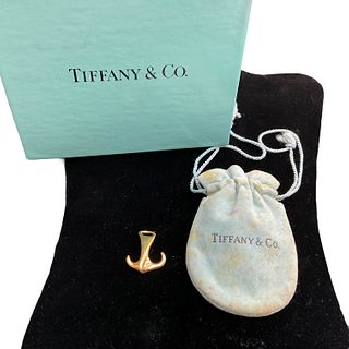 Tiffany & Co., Elsa Peretti Anchor Pendant in 18 kt Gold