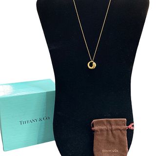 Tiffany & Co., Elsa Peretti Eternal Circle Pendant & Chain Necklace in 18 kt Yellow Gold