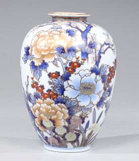 Japanese Meiji Period Porcelain Vase