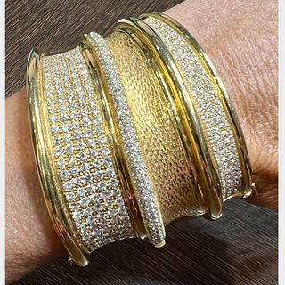 18K Yellow Gold Large Diamond Bangle