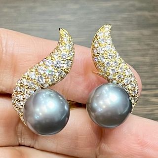 18K Yellow Gold Grey South Sea Pearl & Diamond Earrings