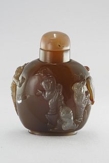 Natural agate snuff bottle