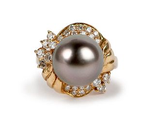 Black cultured pearl and diamond 18K ring