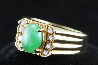 Natural jadeite and diamond 18K ring