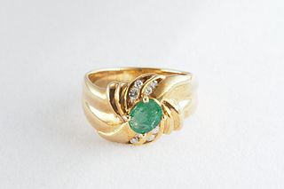 Natural emerald and diamond 18K ring