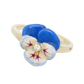 AN ENAMEL AND DIAMOND PANSY RING in 18ct yellow gold, set with a round brilliant cut diamond in a...