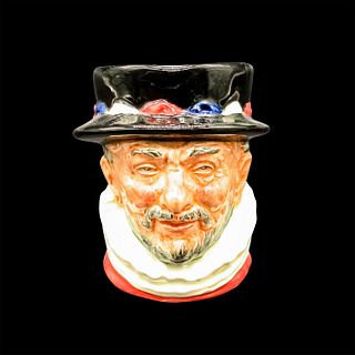 Beefeater ER D6233 Scarlet - Small - Royal Doulton Toby Jug