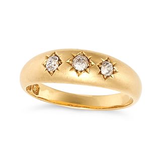 AN ANTIQUE VICTORIAN DIAMOND GYPSY RING in 18ct yellow gold, set with three old cut diamonds with...