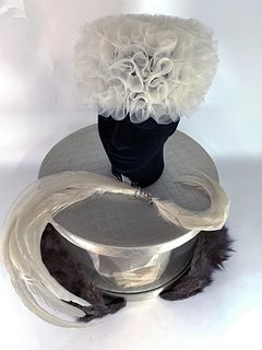 VINTAGE HATS IN A HAT BOX WITH STOLE & FEATHERS