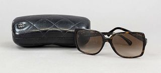 Chanel, sunglasses, plastic frame i