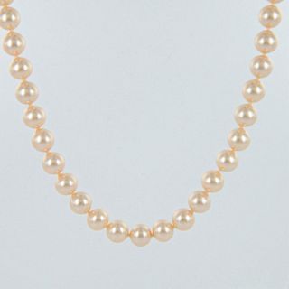 Deltah Elegant Single Strand Faux Pearl Necklace
