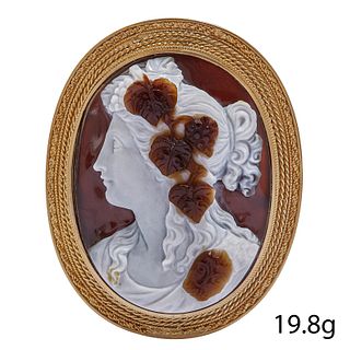 CARVED HARD STONE CAMEO BROOCH
