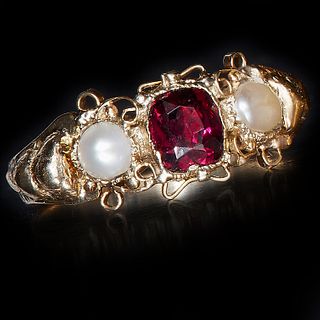 ANTIQUE GARNET AND PEARL 3-STONE RING