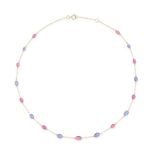 A TANZANITE AND PINK TOURMALINE CHAIN NECKLACE in 18ct yellow gold, the trace chain set with poli...