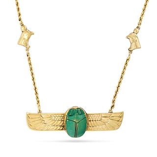 AN EGYPTIAN REVIVAL WINGED SCARAB BEETLE NECKLACE in 14ct yellow gold, comprising a twisted rope ...