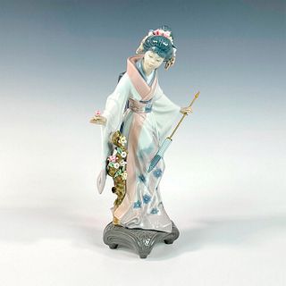 Teruko 1001451 - Lladro Porcelain Figurine