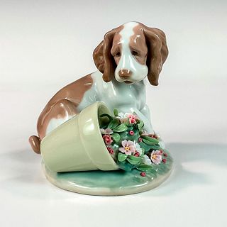 It Wasn't Me! 1007672 - Lladro Porcelain Figurine