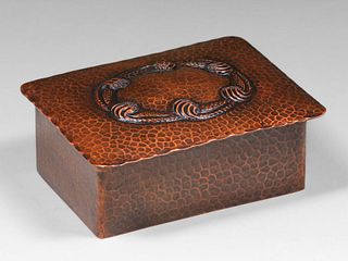 Arts & Crafts Hammered Copper Repousse Wave Pattern Box c1910s