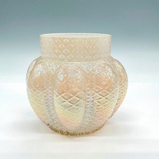 Kralik Iridescent Mother of Pearl Art Glass Vase