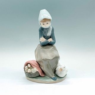 Girl With Ducks 1001267 - Lladro Porcelain Figurine