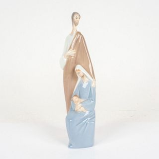 Lladro Glossy Finish Porcelain Figurine, Holy Family 4585