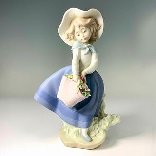 Pretty Pickings 1015222 - Lladro Ceramic Figurine