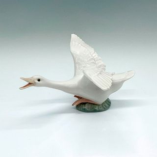 Duck Flying 1001264 - Lladro Porcelain Figurine