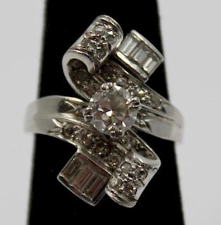 JEWELRY. Vintage Diamond and Platinum Ring.