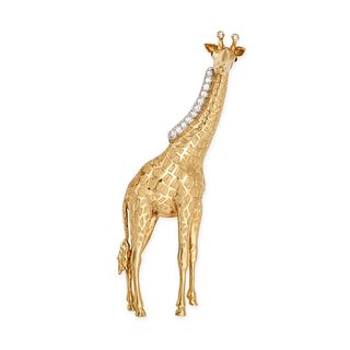 E. WOLFE & CO., A VINTAGE DIAMOND AND RUBY GIRAFFE BROOCH in 18ct yellow and white gold, the gira...
