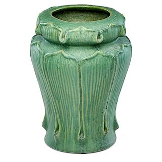 WHEATLEY Kendrick-style vase