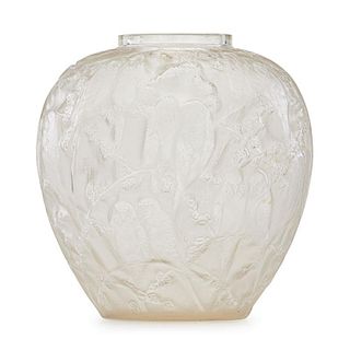 LALIQUE "Perruches" vase