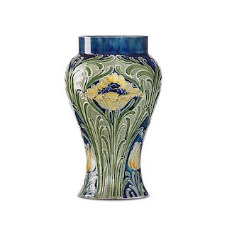 MOORCROFT; MacINTYRE Florian Ware vase