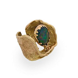 MODERN GOLD AND OPAL RING