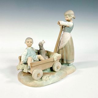 Girl With Wheelbarrow 1011245 - Lladro Porcelain Figurine