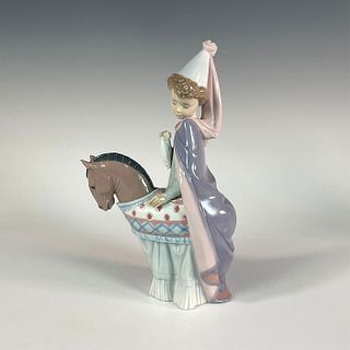 Medieval Princess 1006114 - Lladro Porcelain Figurine