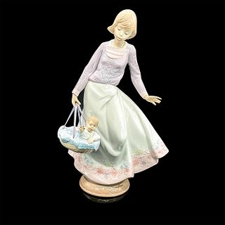 Off We Go 1005874 - Lladro Porcelain Figurine