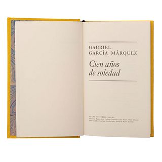 García Márquez, Gabriel. 100 Años de Soledad. Colombia: Grupo Editorial Norma, 1997. Firmado y dedicado por Gabriel Carcía Márquez.