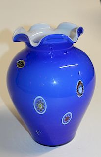 Murano glass vase with ruffle edge