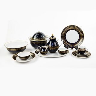 Henneberg Echt Kobalt 89pc Porcelain Dish Set