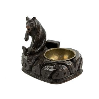 Black Forest Swiping Bear Carving w/ Ashtray