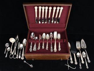 OLD COMPANY PLATE FLATWARE IN SILVER CHEST