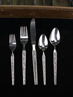 MCM MEDITERRANEAN STYLE JAPAN STAINLESS FLATWARE IN SILVER CHEST