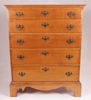 Chippendale Cherry Graduated Chest of Drawers, 18th Century