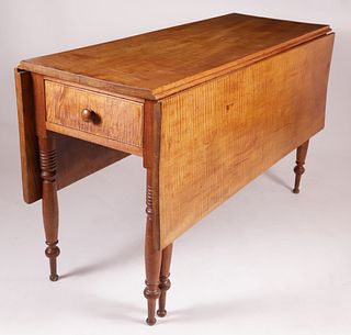 New England Sheraton Tiger Maple Drop Leaf Table, 19th Century