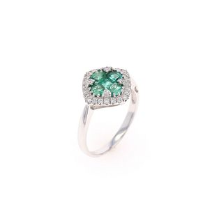 Halo Cluster Emerald & Diamond 18k Gold Ring