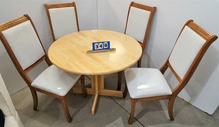 40" DIAM PED BASE TABLE W/ 4 CHAIRS